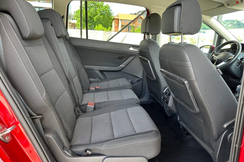 VOLKSWAGEN TOURAN 2.0 TDI DSG COMFORTLINE 150KS VIRTUAL, FACELIFT slika 18