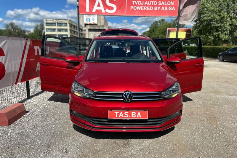 VOLKSWAGEN TOURAN 2.0 TDI DSG COMFORTLINE 150KS VIRTUAL, FACELIFT slika 4