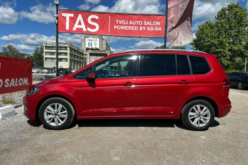 VOLKSWAGEN TOURAN 2.0 TDI DSG COMFORTLINE 150KS VIRTUAL, FACELIFT slika 3